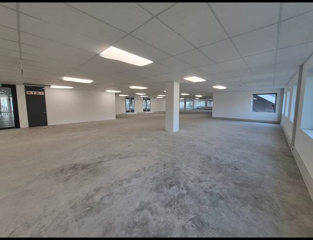 858M² OFFICE TO LET IN WOODMEAD
